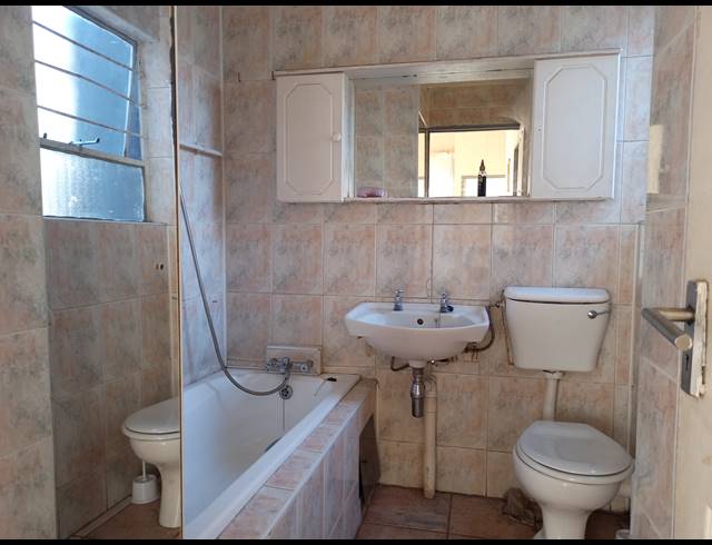 2 BEDROOM TOWNHOUSE FOR SALE IN RIDGEWAY